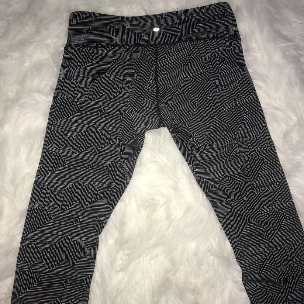 Black and white Lululemon crops